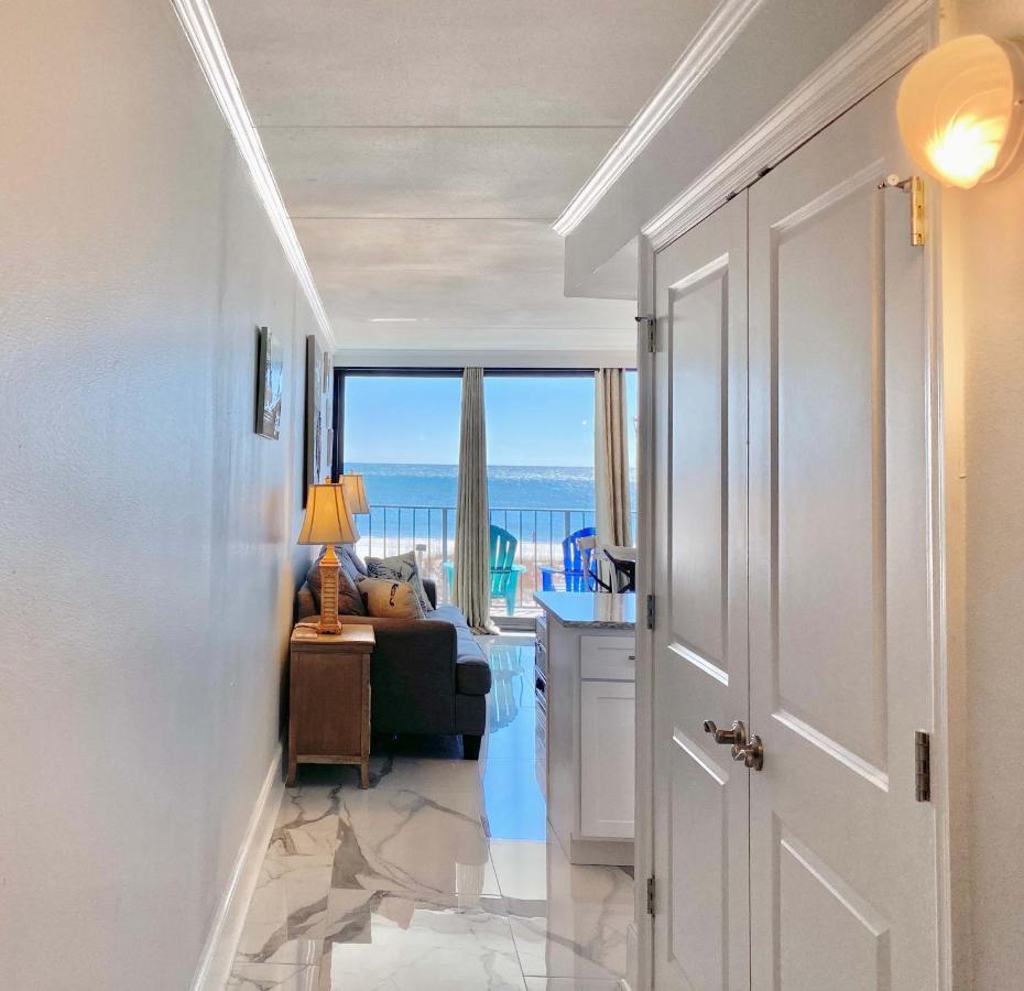 Island Winds East 202 By Albvr - Beautifully Renovated Beachfront Condo & Steps Away From Hangout & More! Gulf Shores Bagian luar foto
