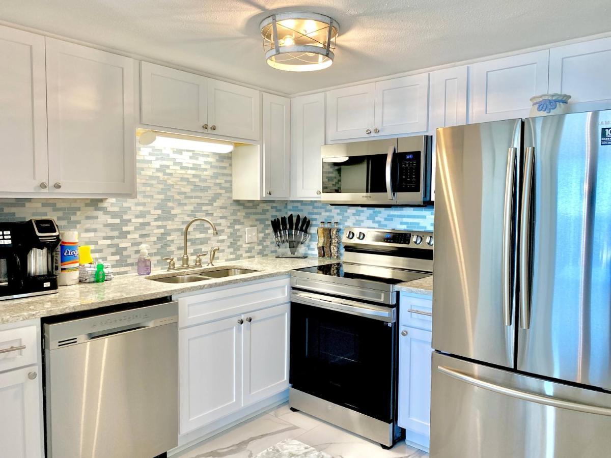 Island Winds East 202 By Albvr - Beautifully Renovated Beachfront Condo & Steps Away From Hangout & More! Gulf Shores Bagian luar foto