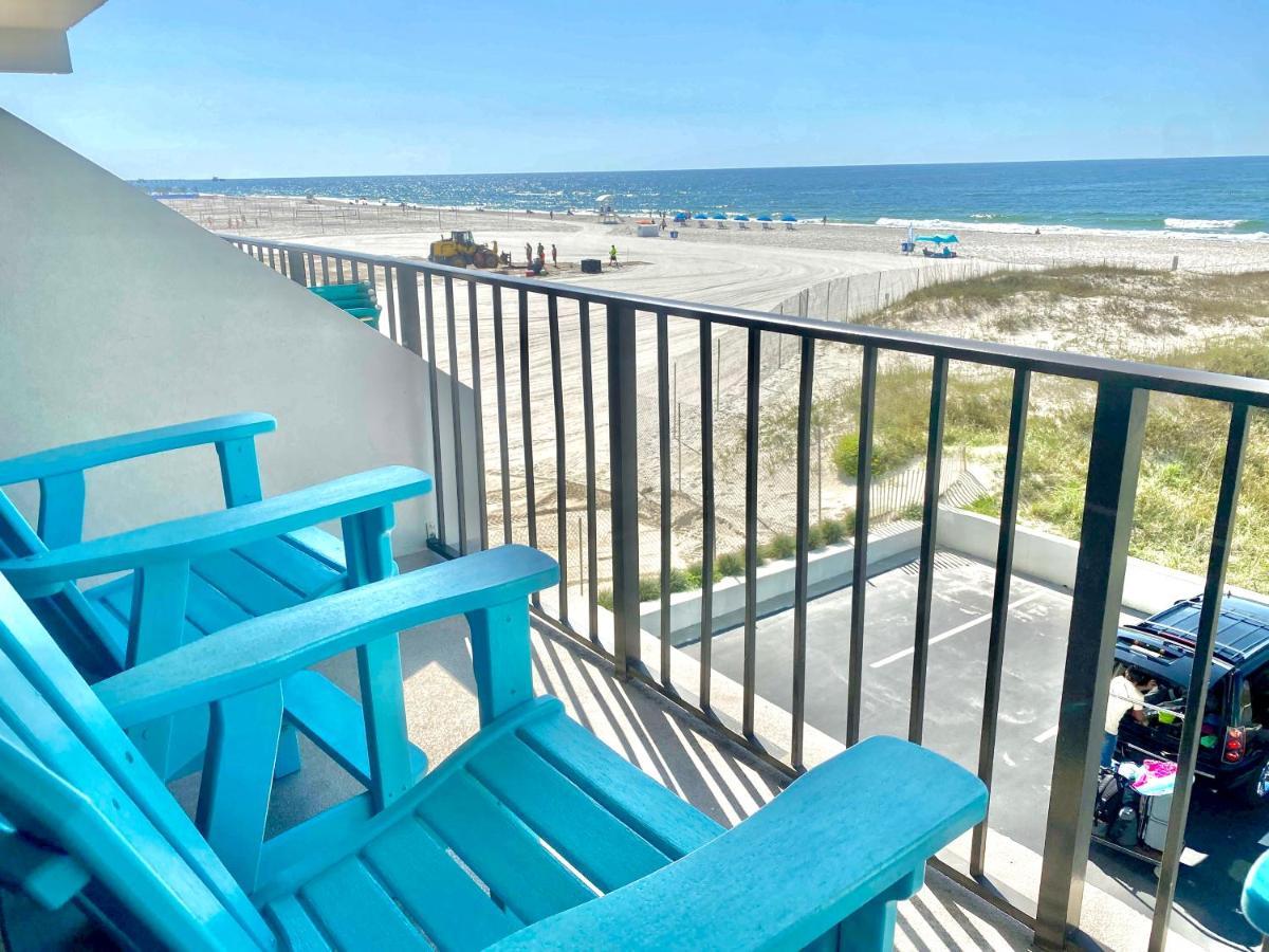 Island Winds East 202 By Albvr - Beautifully Renovated Beachfront Condo & Steps Away From Hangout & More! Gulf Shores Bagian luar foto